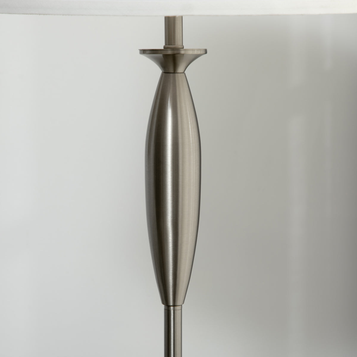 HOMCOM 3-teiliges Leuchten-Set. 1 Stehleuchte, 2 Tischleuchten, Leinenoptik; 38 cm x 38 cm x 158 cm, Silber + Weiß